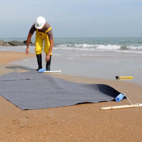5206-Oil-Blanket-on-beach.jpg