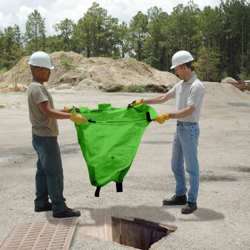 9340-9342_Reusable Drain Guard GREEN_Men Holding copy