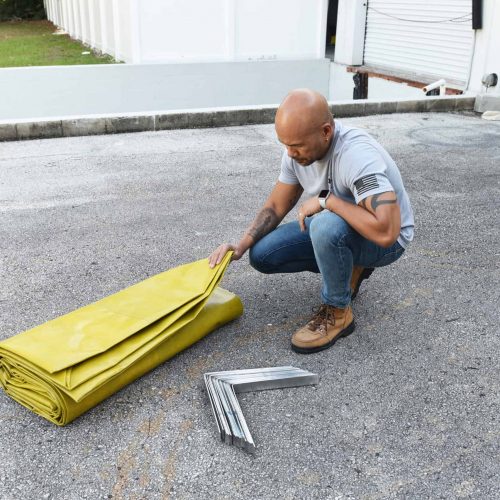 Man_Kneeling_Folded_With_Brackets